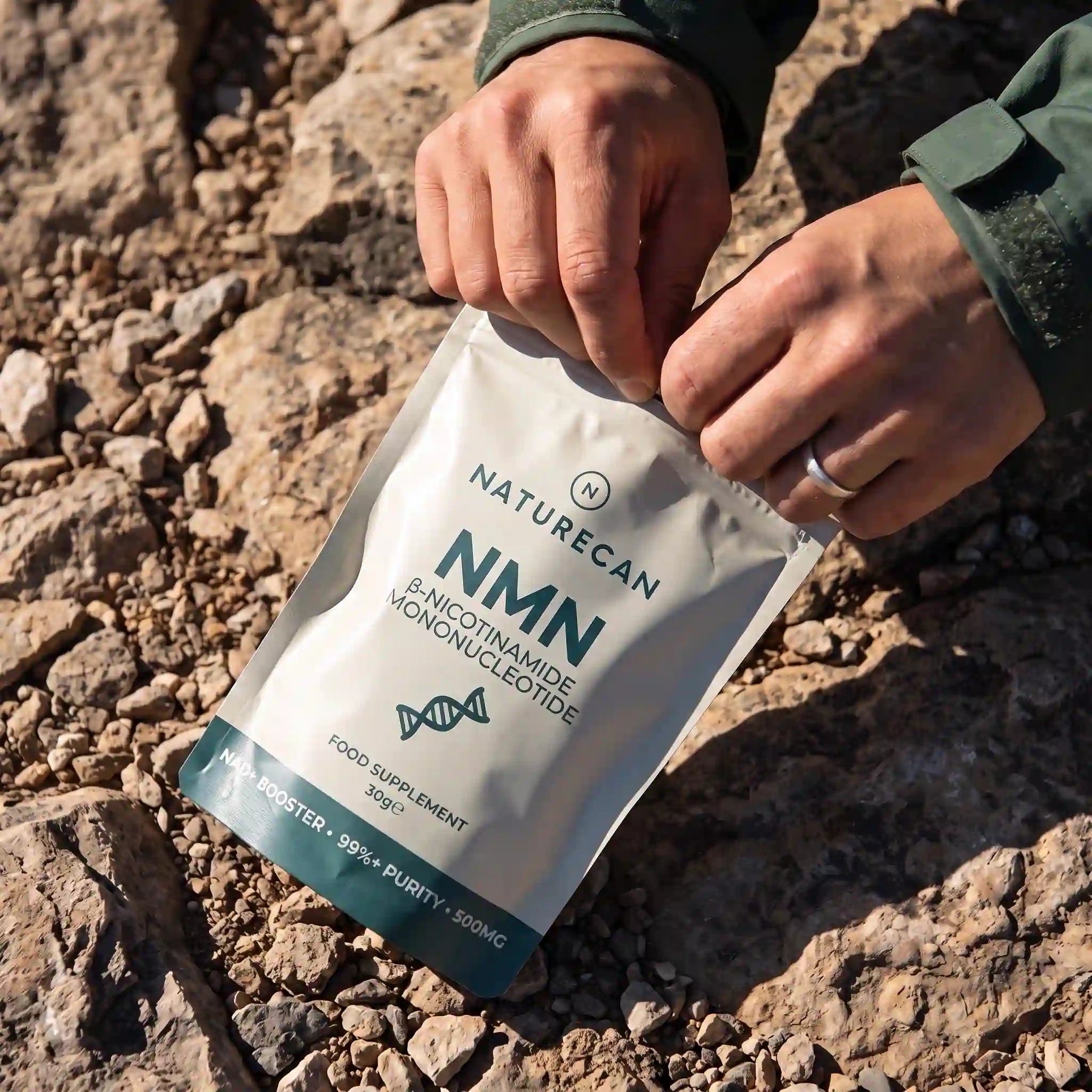 NMN w proszku Naturecan 500 mg – produkt używany w plenerze